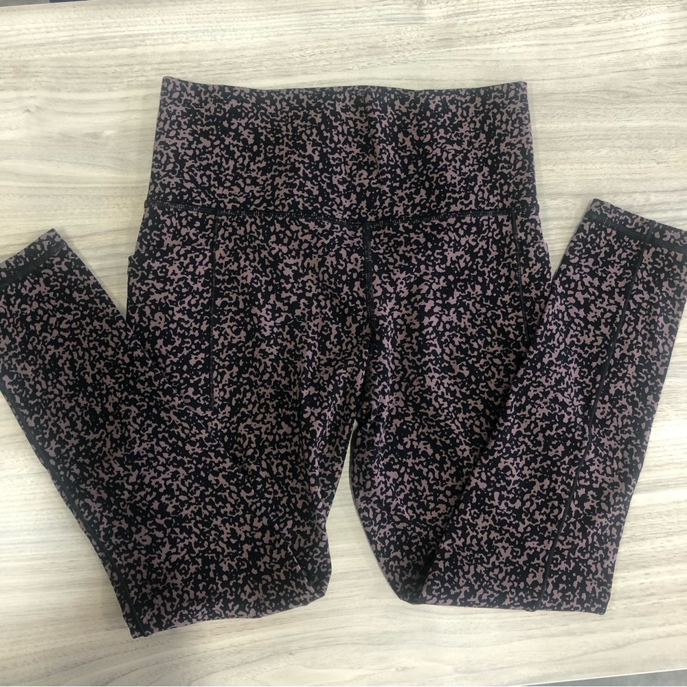 ❤️Athleta Animal Print Leopard Leggings S - Picture 2 of 7